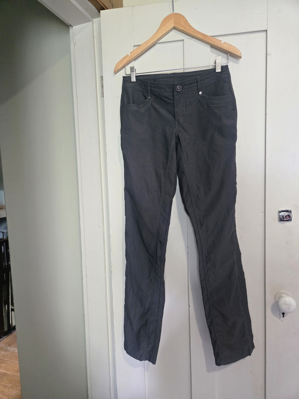 KÜHL Trekr™ Women's Cropped Pants in Gray